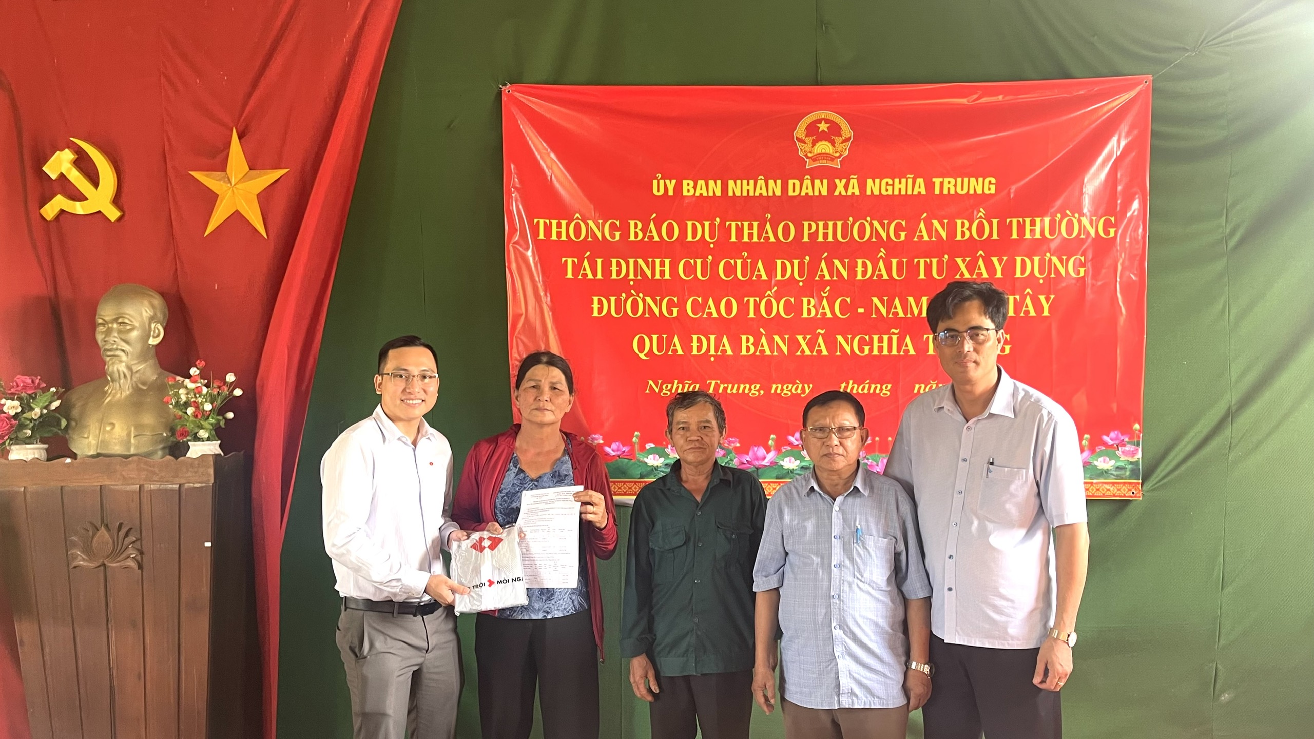 z7046202234919 18406414d69459bda413d06c557379f2