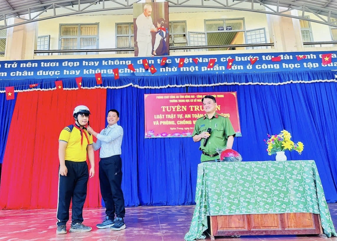 z7469278293869 e945afd43600e4725bb1130f2d6a96a3