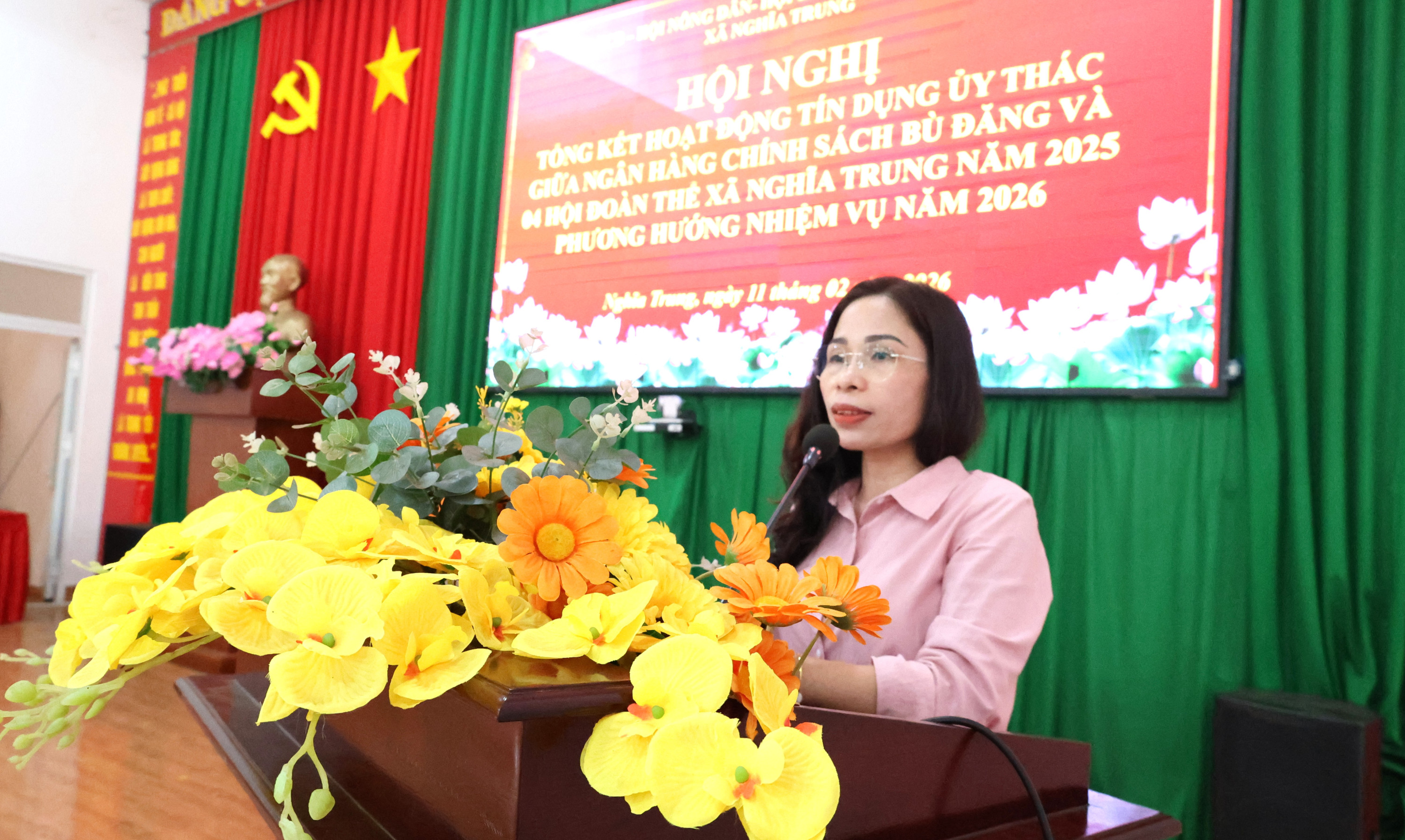 Bà Nguyễn Thị Dương báo cáo tổng kết