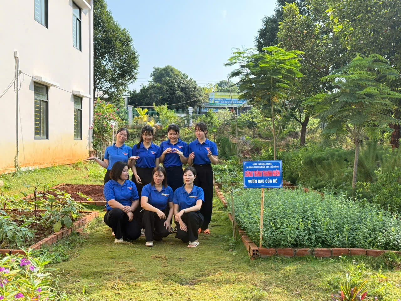 758015557550589123 (1)