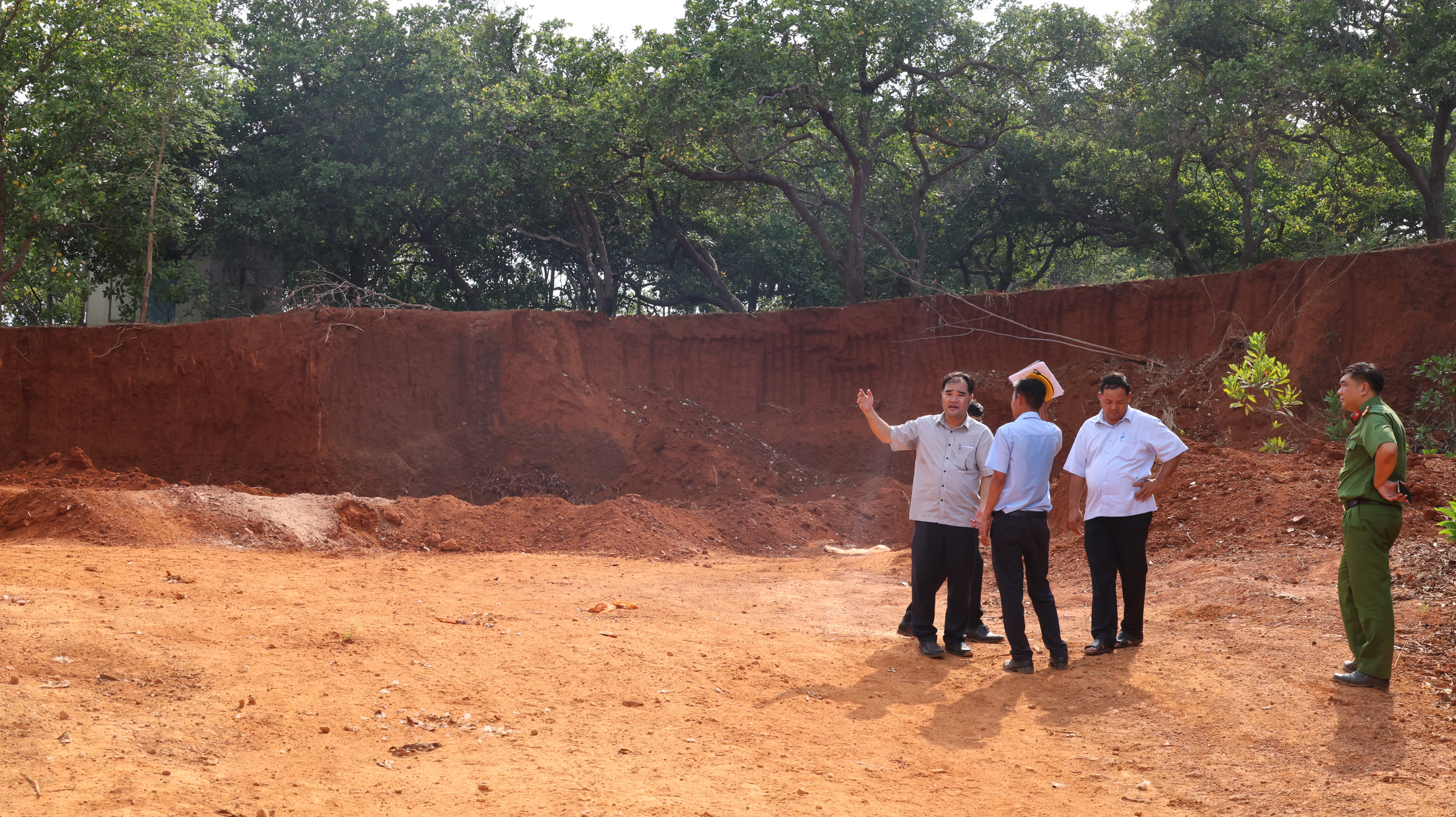 PCT nhắc nhở cán bộ